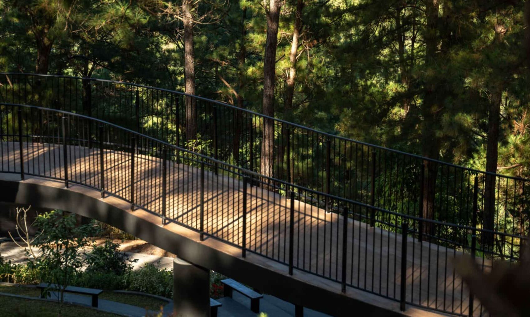 2502 MtC Media Bank B-06879